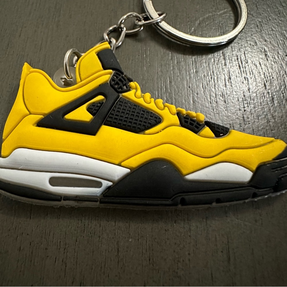 Jordan 4 Lightning Keychain - Picture 2 of 2